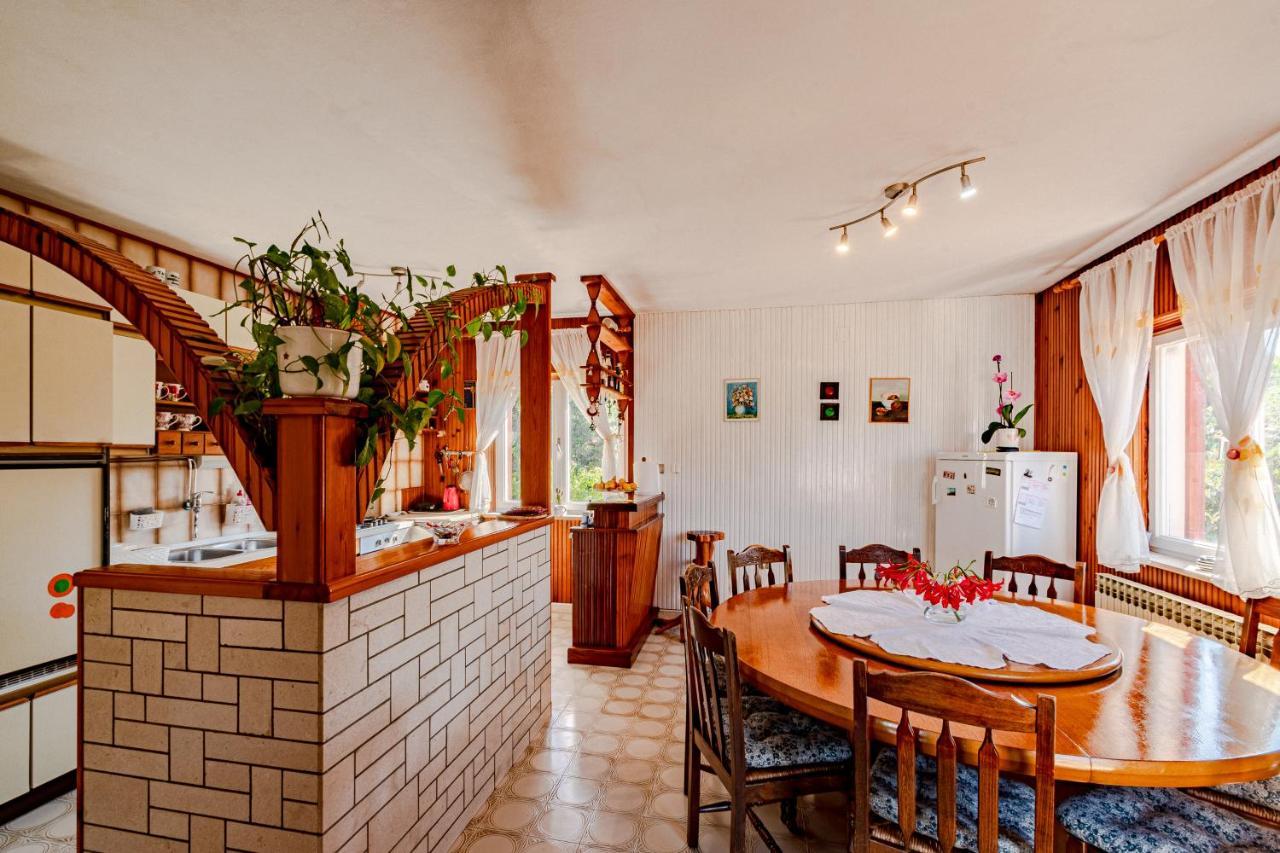 Apartments Mak Račišće エクステリア 写真