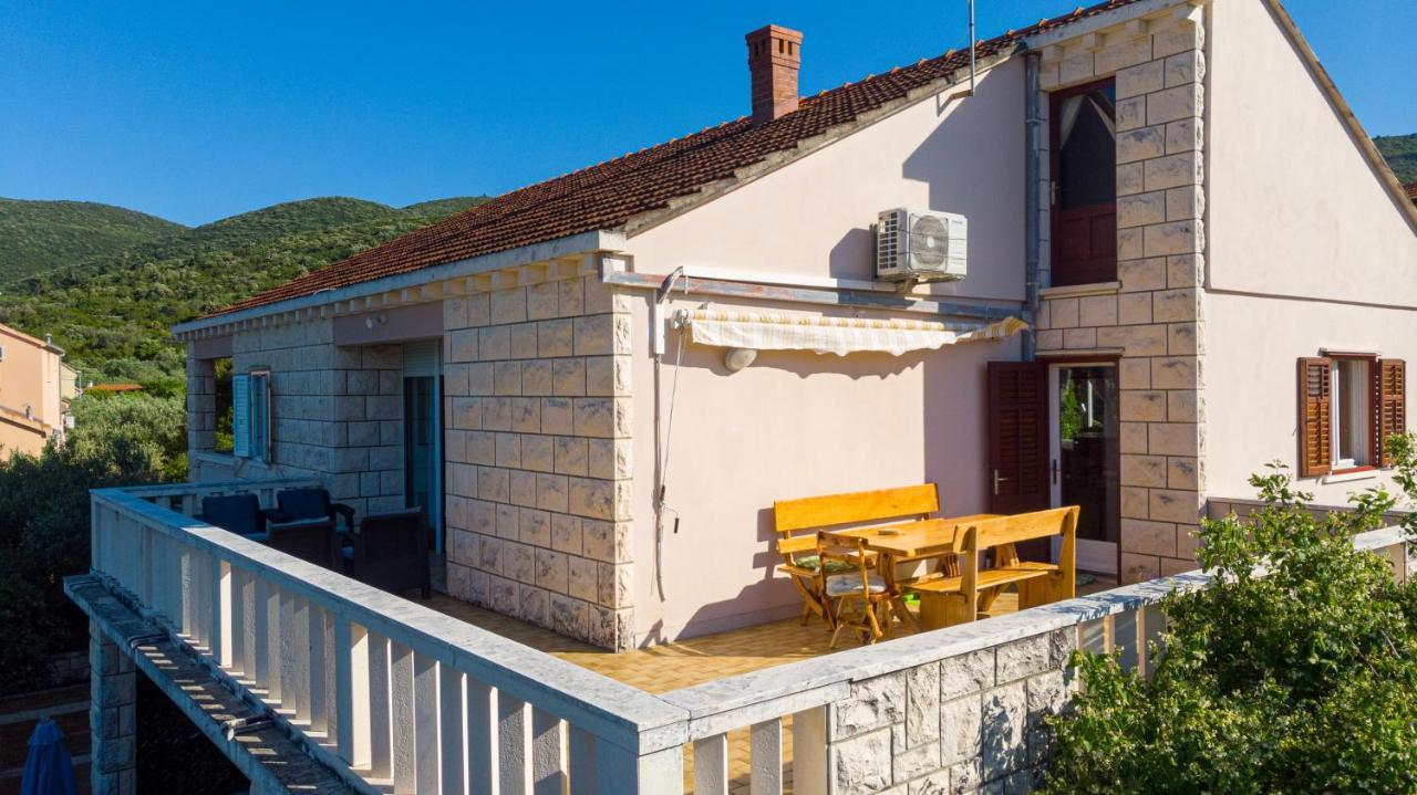 Apartments Mak Račišće エクステリア 写真