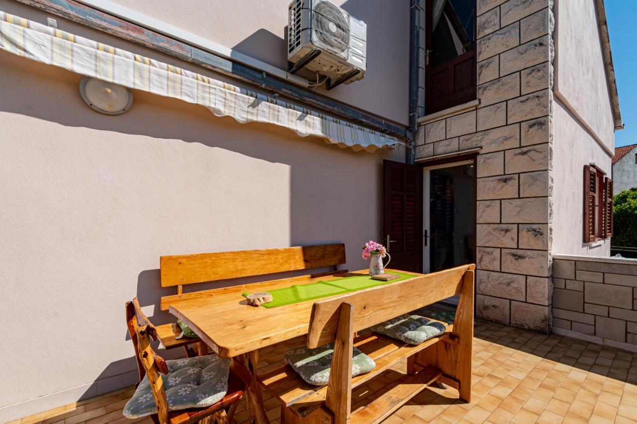 Apartments Mak Račišće エクステリア 写真
