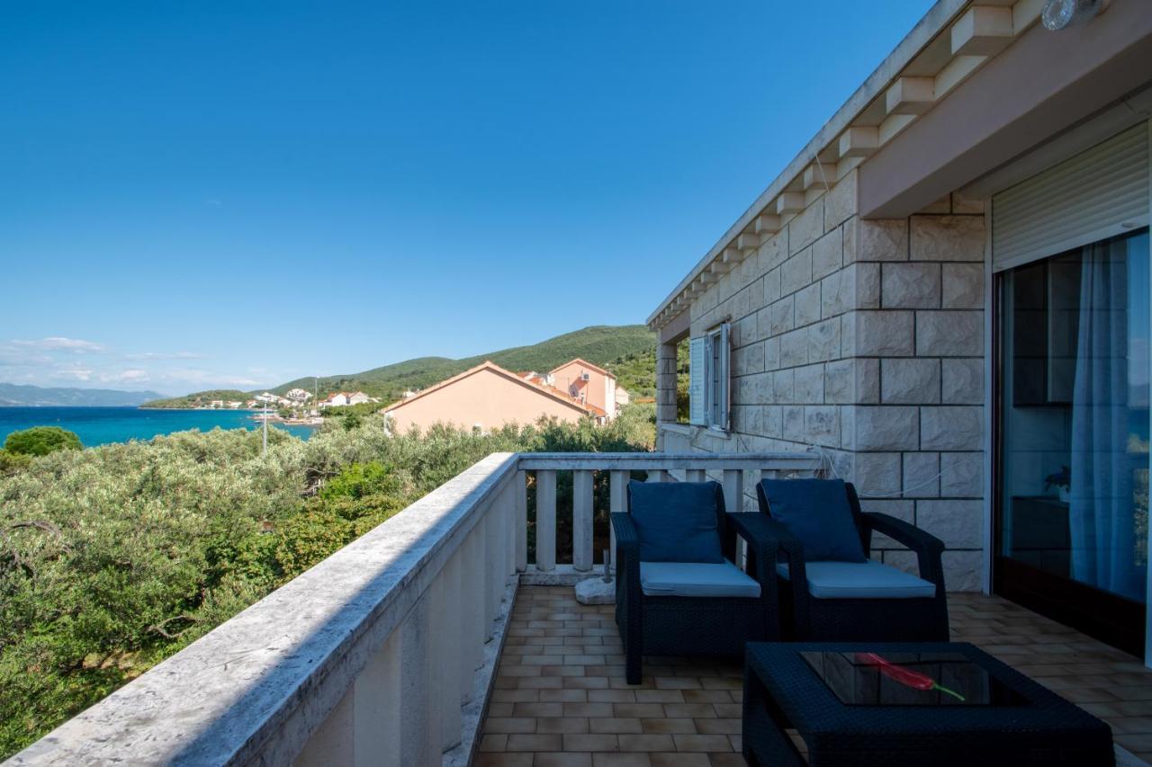 Apartments Mak Račišće エクステリア 写真