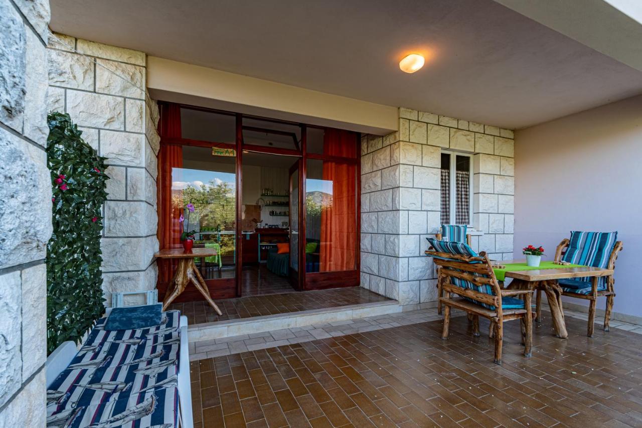 Apartments Mak Račišće エクステリア 写真
