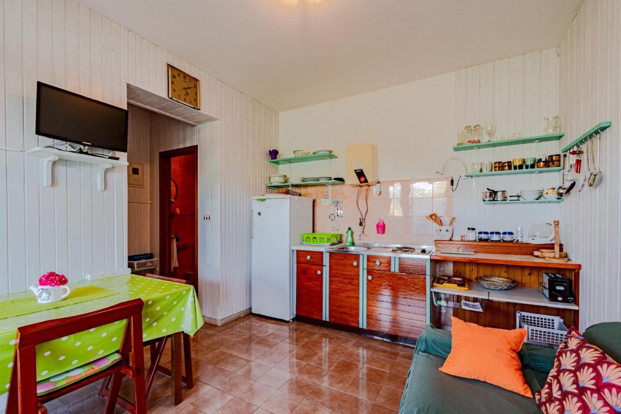 Apartments Mak Račišće エクステリア 写真