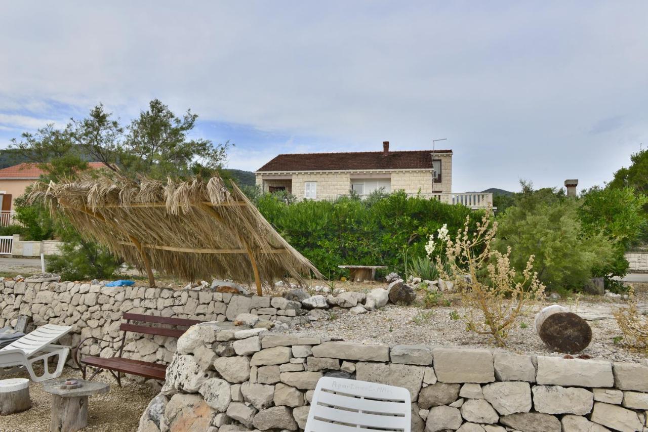 Apartments Mak Račišće エクステリア 写真