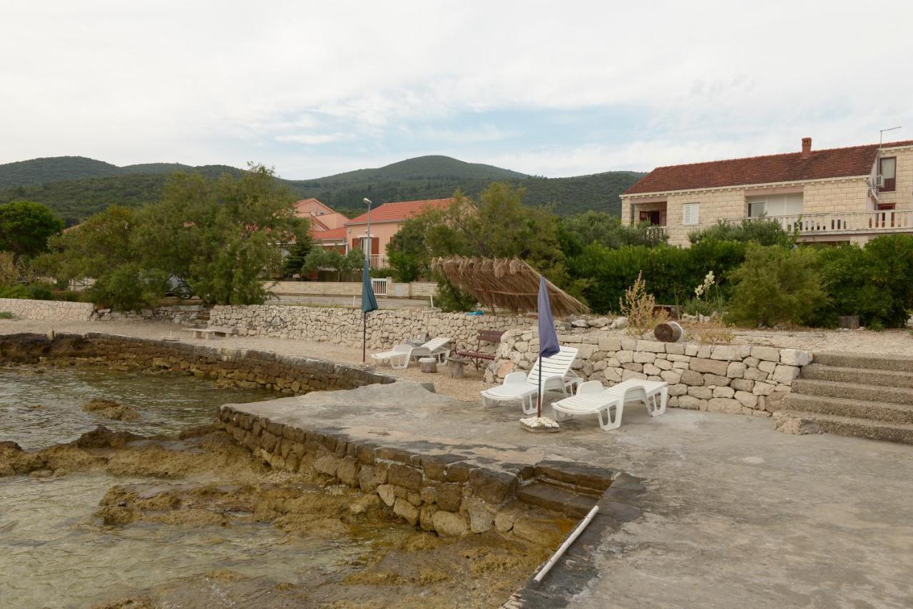 Apartments Mak Račišće エクステリア 写真