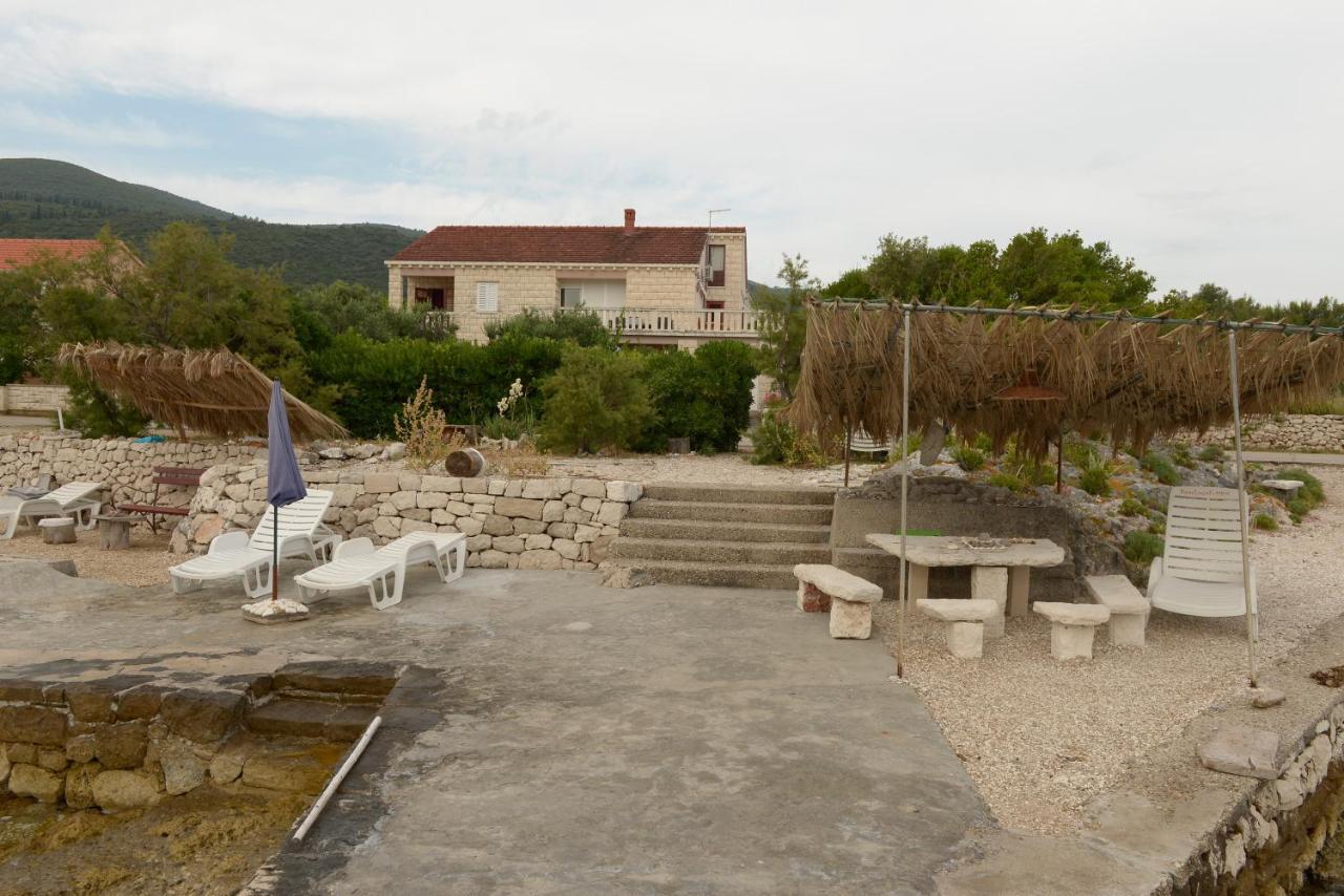 Apartments Mak Račišće エクステリア 写真