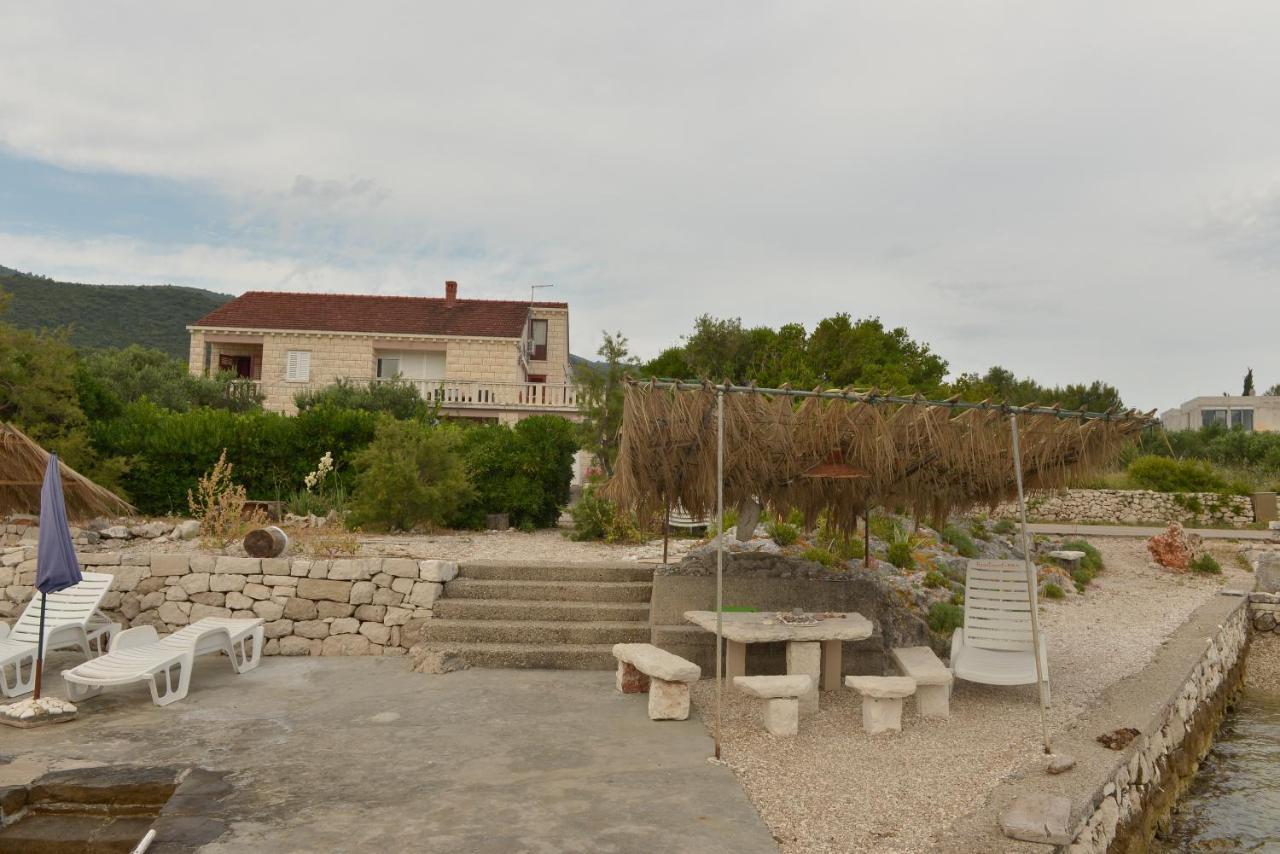 Apartments Mak Račišće エクステリア 写真